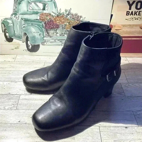 CAST 5th BLACK LEATHER ANKLE BOOTS SIZE 9W - Picture 3 of 6